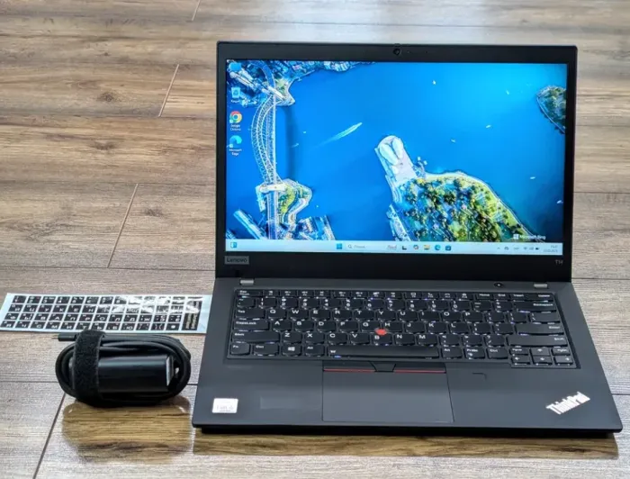 Ультрабук Lenovo ThinkPad T14 / 14" (1366x768) TN / Intel Core i5-10210U (4 (8) ядра по 1.6 - 4.2 GHz) / 8 GB DDR4 / 128 GB SSD / Intel UHD Graphics / WebCam б/в - зображення 2