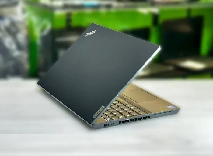 Ігровий ноутбук Lenovo ThinkPad T15p Gen 3 / 15.6" (1920x1080) IPS / Intel Core i7-12700H (14 (20) ядер по 3.5 - 4.7 GHz) / 16 GB DDR5 / 512 GB SSD M.2 / nVidia GeForce RTX 3050, 4 GB GDDR6, 128-bit / WebCam / Win 11 Pro б/в - зображення 5