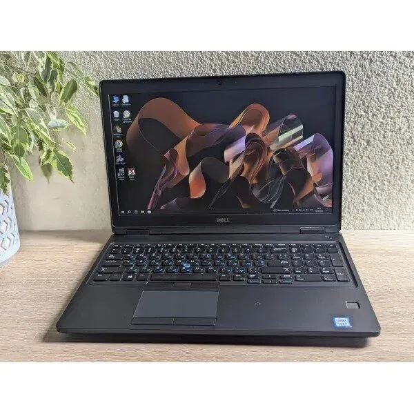 Ноутбук Dell Latitude 5590 / 15.6" (1920x1080) TN / Intel Core i5-8350U (4 (8) ядра по 1.7 - 3.6 GHz) / 16 GB DDR4 / 256 GB SSD / nVidia GeForce MX130, 2 GB GDDR5, 64-bit / WebCam б/в - зображення 2