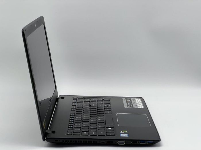 Ноутбук Б-клас Acer Aspire E15 E5-575G-527J / 15.6" (1920x1080) TN / Intel Core i5-7200U (2 (4) ядра по 2.5 - 3.1 GHz) / 16 GB DDR4 / 240 GB SSD / nVidia GeForce 950M, 2 GB GDDR5, 128-bit / WebCam б/в - зображення 3