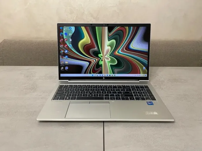 Ультрабук HP EliteBook 850 G8 / 15.6" (1920x1080) IPS / Intel Core i7-1185G7 (4 (8) ядра по 3.0 - 4.8 GHz) / 16 GB DDR4 / 512 GB SSD M.2 / Intel Iris Xe Graphics / WebCam / Wi-Fi 6 / HDMI б/в - зображення 2