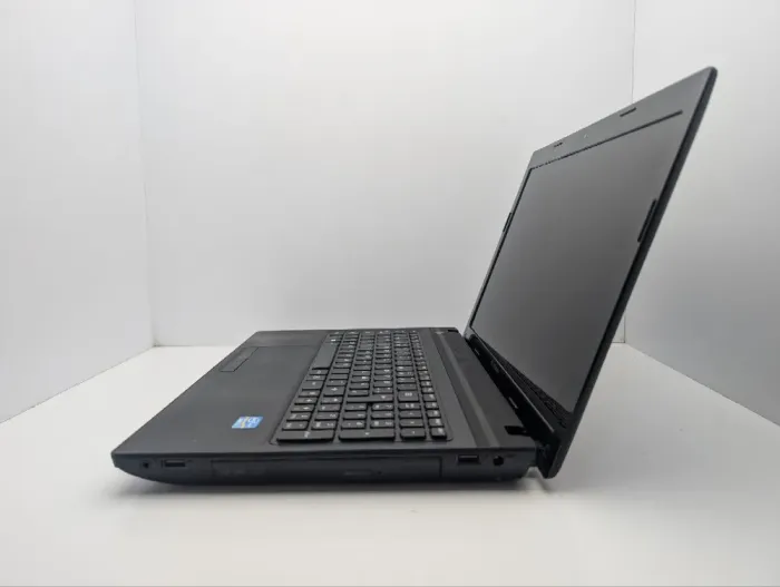 Ноутбук Lenovo IdeaPad N581 / 15.6" (1366x768) TN / Intel Core i5-3230M (2 (4) ядра по 2.6 - 3.2 GHz) / 6 GB DDR3 / 500 GB HDD / Intel HD Graphics 4000 / WebCam / DVD-ROM б/в - зображення 6