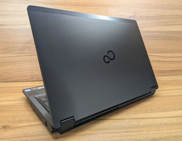 Мобільна робоча станція Б-клас Fujitsu Celsius H780 / 15.6" (1920x1080) IPS / Intel Core i7-8750H (6 (12) ядер по 2.2 - 4.1 GHz) / 32 GB DDR4 / 512 GB SSD / nVidia Quadro P600, 4 GB GDDR5, 128-bit / WebCam / 4G / Windows 10 б/в - зображення 6