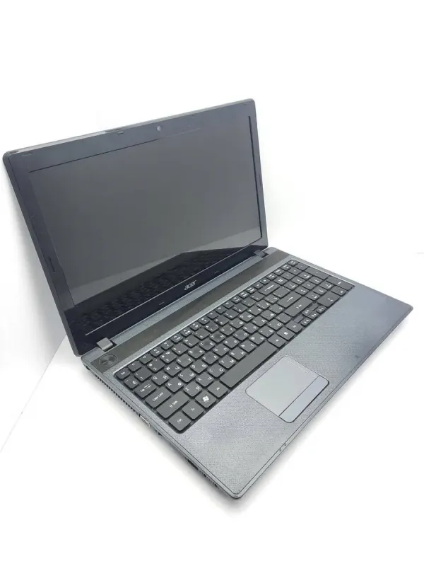 Ноутбук Б-клас Acer Aspire 5733Z/ 15.6" (1366x768) TN / Intel Core i3-330M (2 (4) ядра по 2.13 GHz) / 4 GB DDR3 / 500 GB HDD / Intel HD Graphics / WebCam б/в - зображення 3