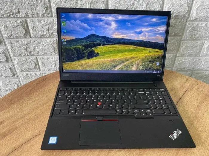 Ноутбук Lenovo ThinkPad E580 / 15.6" (1366x768) TN / Intel Core i5-7200U (2 (4) ядра по 2.5 - 3.1 GHz) / 8 GB DDR4 / 180 GB SSD / Intel UHD Graphics 620 / WebCam / HDMI б/в - зображення 2