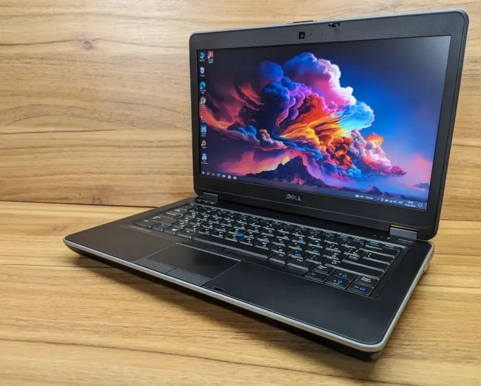 Ноутбук Б-класс  Dell Latitude E6440 / 14" (1600x900) TN / Intel Core i5-4300M (2 (4) ядра по 2.6 - 3.3 GHz) / 8 GB DDR3 / 256 GB SSD / Intel HD Graphic 4600 / WebCam / Windows 10 б/в - зображення 5