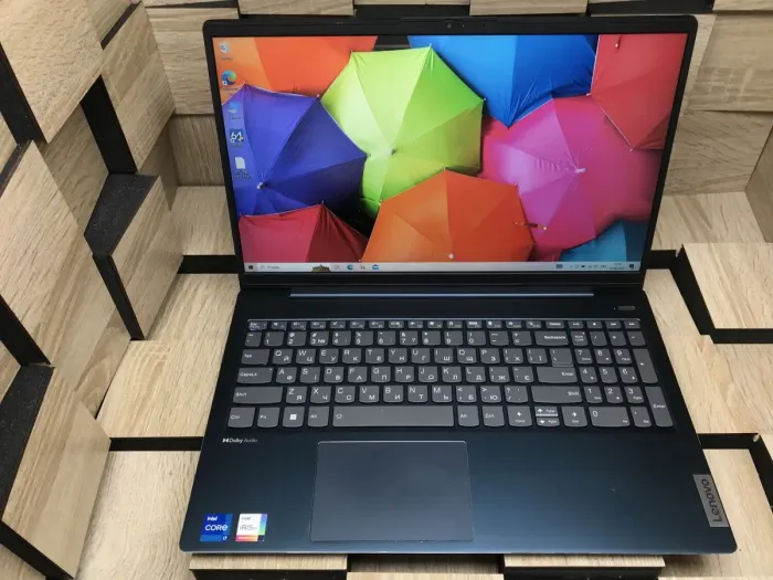 Ультрабук Б-клас Lenovo IdeaPad 5 15IAL7 / 15.6" (1920x1080) IPS / Intel Core i7-1255U (10 (12) ядер по 3.5 - 4.7 GHz) / 16 GB DDR4 / 256 GB SSD / Intel Iris Xe Graphics / WebCam б/в - зображення 2