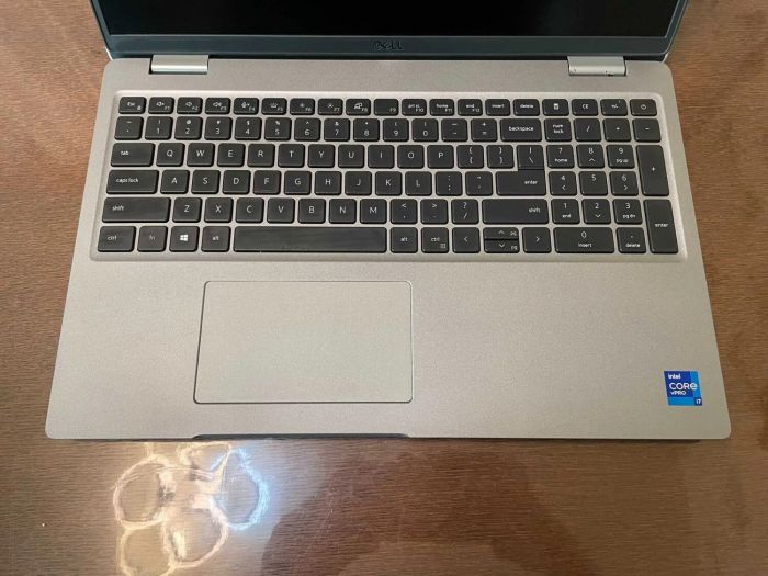 Ультрабук Dell Latitude 5520 / 15.6" (1920x1080) IPS / Intel Core i7-1185G7 (4 (8) ядра по 3.0 - 4.8 GHz) / 16 GB DDR4 / 256 GB SSD / Intel Iris Xe Graphics / WebCam б/в - зображення 4