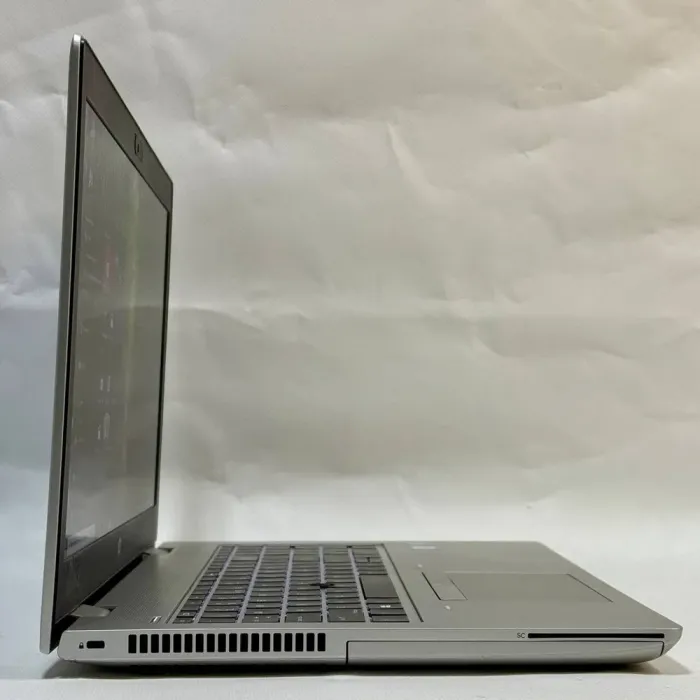 Ноутбук HP ProBook 650 G5 / 15.6" (1920x1080) IPS / Intel Core i5-8265U (4 (8) ядра по 1.6 - 3.9 GHz) / 8 GB DDR4 / 256 GB SSD M.2 / Intel UHD Graphics 620 / WebCam / Fingerprint / Windows 10 Pro б/в - зображення 4