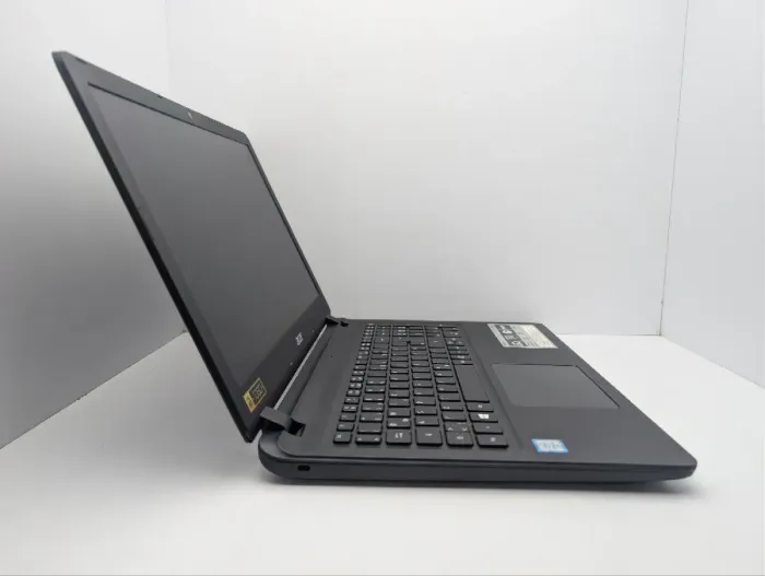 Ноутбук Acer Aspire ES1-572 / 15.6" (1920x1080) TN / Intel Core i3-6006U (2 (4) ядра по 2.0 GHz) / 8 GB DDR3 / 120 GB SSD / Intel HD Graphics 520 / WebCam / DVD-ROM б/в - изображение 4