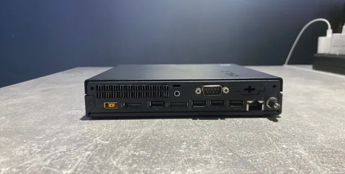 Неттоп Lenovo ThinkCentre M710q Tiny USFF / Intel Core i5-7400T (4 ядра по 2.4 - 3.0 GHz) / 8 GB DDR4 / 120 GB SSD / Intel HD Graphics 630 / DisplayPort / Wi-Fi б/в - зображення 3