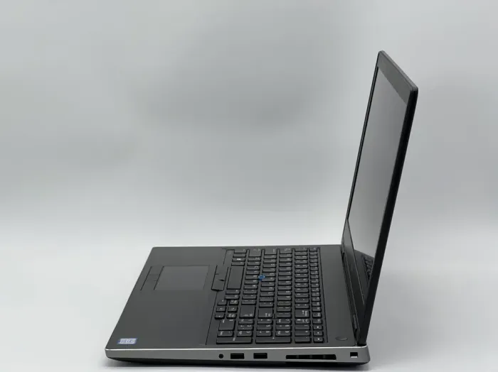 Мобільна робоча станція Dell Precision 7530 / 15.6" (1920x1080) IPS / Intel Core i5-8400H (4 (8) ядер по 2.5 - 4.2 GHz) / 16 GB DDR4 / 240 GB SSD / nVidia Quadro P2000, 4 GB GDDR5, 128-bit / WebCam б/в - зображення 4