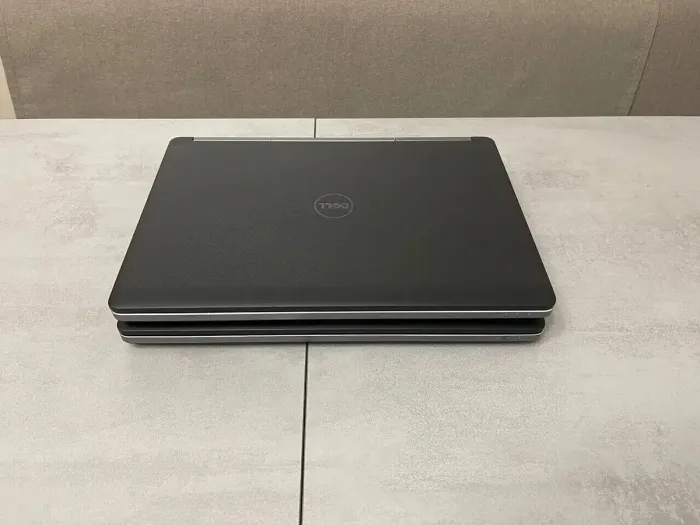 Робоча станція Dell Precision 7510 / 15.6"  IPS / Core i7-6820HQ (4(8) ядра по 2.7-3.6GHz) / 16GB DDR4 / 256GB SSD + 500GB HDD / Quadro M1000M, 2GB  / WebCam б/в - зображення 7