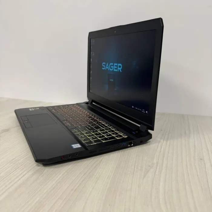 Ігровий ноутбук Clevo Sager P650RP6 / 15.6" (1920x1080) IPS / Intel Core i7-6700HQ (4 (8) ядра по 2.6 - 3.5 GHz) / 16 GB DDR4 / 1000 GB SSD / nVidia GeForce GTX 1060, 6 GB GDDR5, 192-bit / WebCam б/в - зображення 5
