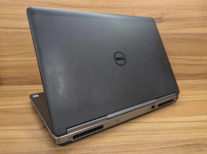 Мобільна робоча станція Б-клас Dell Precision 7720 / 17.3" (1920x1080) IPS / Intel Core i7-6820HQ (4 (8) ядра по 2.7 - 3.6 GHz) / 32 GB DDR4 / 1000 GB SSD / nVidia Quadro P3000, 6 GB GDDR5, 192-bit / WebCam / Windows 10 б/в - зображення 7