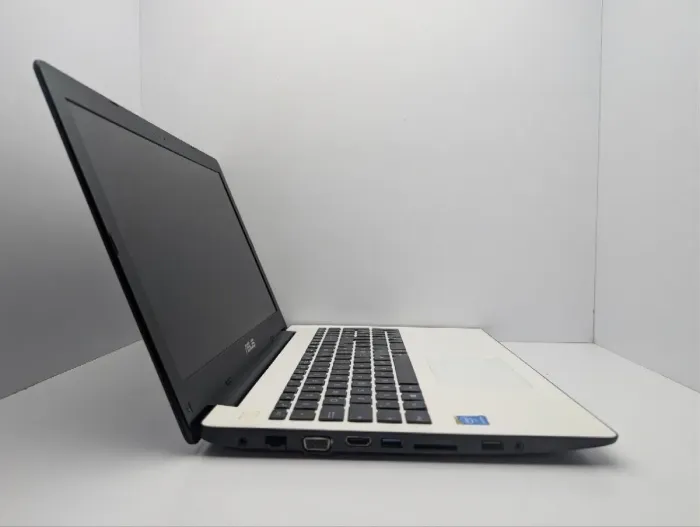 Ноутбук Asus X553M / 15.6" (1366x768) TN / Intel Celeron N2830 (2 ядра по 2.16 - 2.41 GHz) / 8 GB DDR3 / 500 GB HDD / Intel HD Graphics / WebCam / DVD-ROM б/в - зображення 4