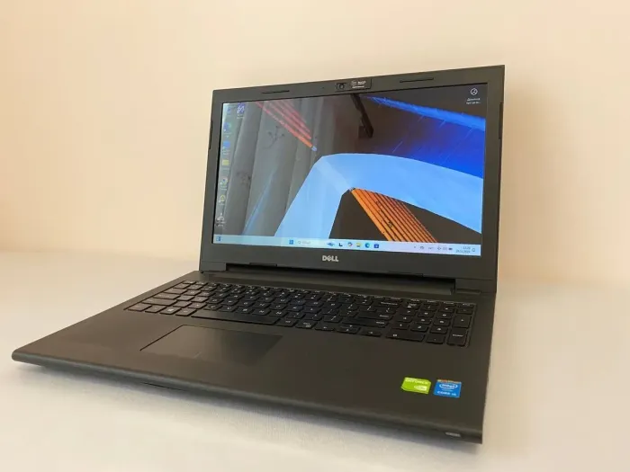Ноутбук Б-клас Dell Inspiron 3543 / 15.6" (1366x768) TN / Intel Core i5-5200U (2 (4) ядра по 2.2 - 2.7 GHz) / 8 GB DDR3 / 256 GB SSD / Intel HD Graphics 5500 / WebCam б/в - зображення 2
