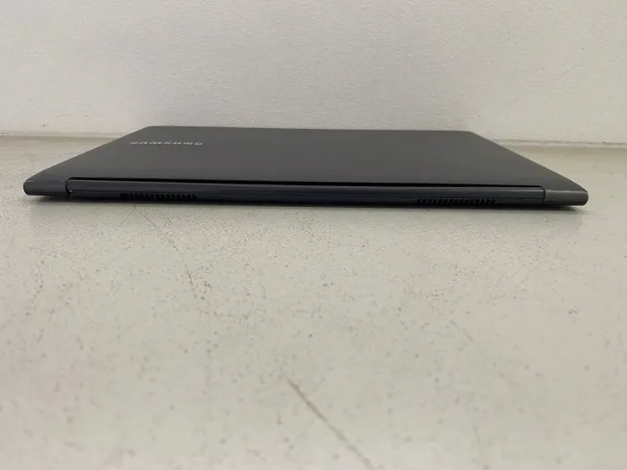 Ноутбук Samsung NP900X3C / 13.3" (1600x900) IPS / Intel Core i5-3317U (2 (4) ядра по 1.7 - 2.6 GHz) / 4 GB DDR3 / 128 GB SSD / Intel HD Graphics 4000 / WebCam / microHDMI б/в - зображення 6