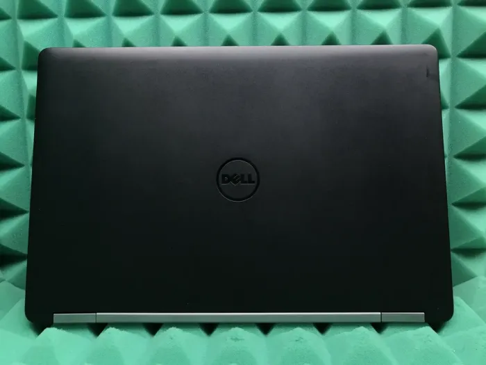 Ноутбук Б-клас Dell Latitude E5570 / 15.6" TN / Core i5-6200U (2(4) ядра по 2.3-2.8GHz) / 8GB DDR4 / 256GB SSD / HD Graphics 520 / WebCam / HDMI / Win 10 б/в - зображення 5