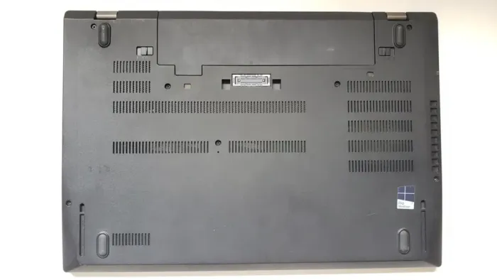 Ноутбук Lenovo ThinkPad T570 / 15.6" (1920x1080) IPS Touch / Intel Core i5-6300U (2 (4) ядра по 2.4 - 3.0 GHz) / 8 GB DDR4 / 512 GB SSD / Intel HD Graphics 520 / WebCam / Дві АКБ б/в - зображення 7