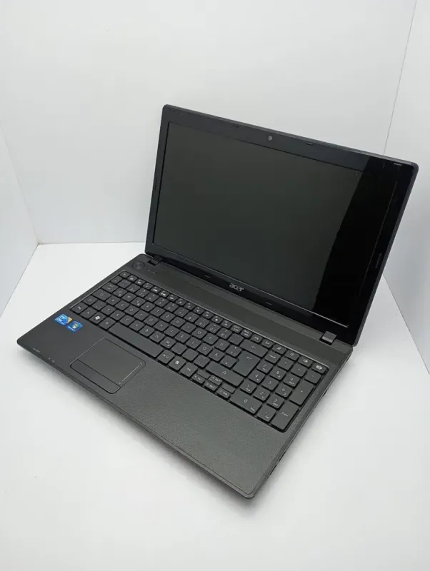 Ноутбук Acer TravelMate 5742 / 15.6" (1366x768) TN / Intel Core i3-380M (2 (4) ядра по 2.53 GHz) / 6 GB DDR3 / 320 GB HDD / Intel HD Graphics / WebCam б/в - зображення 6