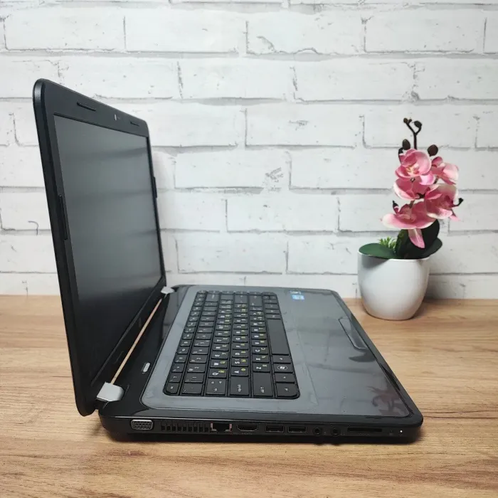 Ноутбук HP Pavilion G6 / 15.6" (1366x768) TN / Intel Core i5-2430M (2 (4) ядра по 2.4 - 3.0 GHz) / 8 GB DDR3 / 128 GB SSD / Intel HD Graphics 3000 / WebCam б/в - зображення 3