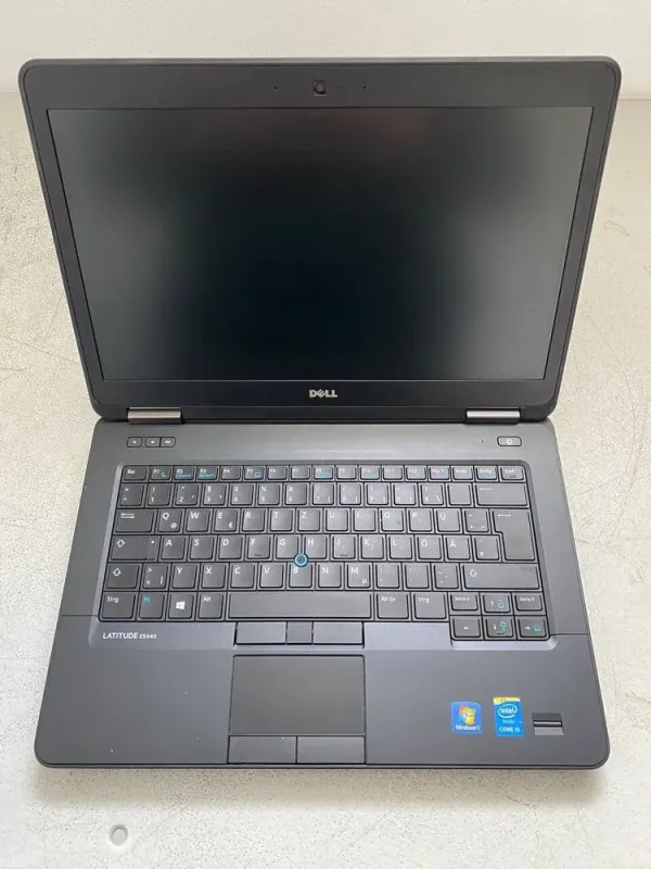 Ноутбук Б-клас Dell Latitude E5440 / 14" (1366x768) TN / Intel Core i5-4310U (2 (4) ядра по 2.0 - 3.0 GHz) / 8 GB DDR3 / 240 GB SSD / Intel HD Graphics 5500 / WebCam / VGA б/в - зображення 2