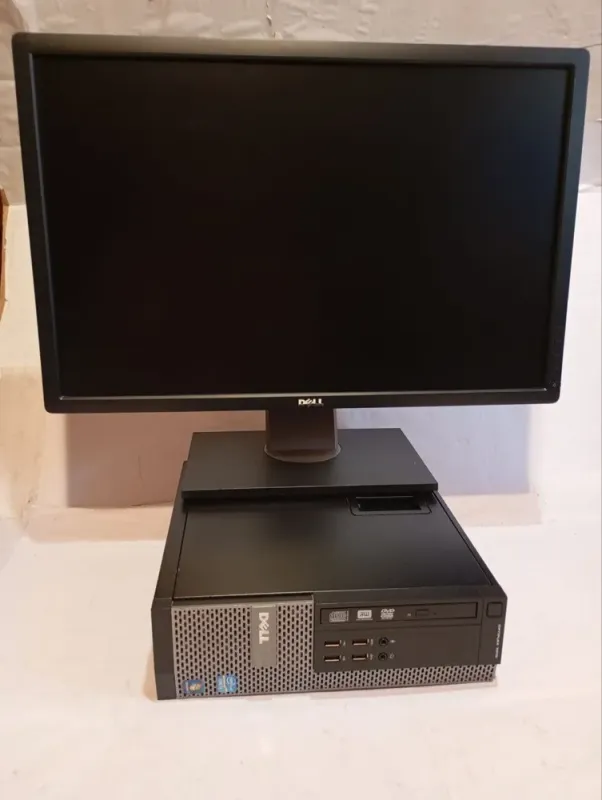 Комплект ПК: Dell Optiplex 7010 SFF / Intel Core i3-3240 (2 (4) ядра по 3.4 GHz) / 8 GB DDR3 / 250 GB HDD / Intel HD Graphics 2500 / DVD-RW + Монітор Б-клас Dell UltraSharp U2412MB / 24" (1920x1200) IPS / VESA 100x100 / Pivot б/в - зображення 2
