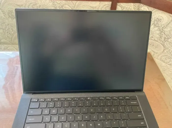 Робоча станція Dell Precision 5550 / 15,6" (3840x2400) UHD+ IPS Touch / Intel Core i7-10850H (6 (12) ядра по 2,7 - 4,9 ГГц) / 32 ГБ DDR4 / 1000 ГБ SSD / nVidia Quadro T1000, 4 ГБ GDDR6, 128-біт / WebCam б/в - зображення 5