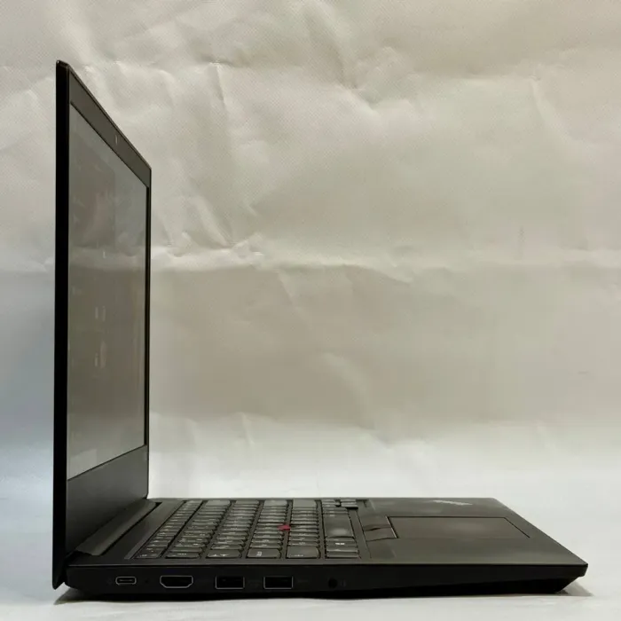 Ноутбук Lenovo ThinkPad E495 / 14" (1920x1080) IPS / AMD Ryzen 7 3700U (4 (8) ядра по 2.3 - 4.0 GHz) / 32 GB DDR4 / 512 GB SSD M.2 / AMD Radeon RX Vega 10 Graphics / WebCam / Windows 10 Pro б/в - зображення 4