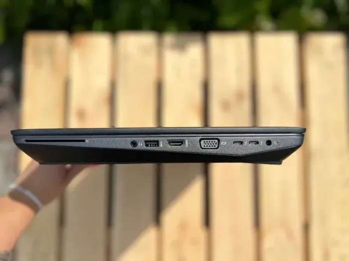 Мобільна робоча станція HP Zbook 17 G4 / 17.3" (1920x1080) IPS / Intel Core i7-7820HQ (4 (8) ядра по 2.9 - 3.9 GHz) / 32 GB DDR4 / 512 GB SSD / nVidia Quadro P5000, 16 GB GDDR5, 256-bit / WebCam / Windows 10 Pro б/в - зображення 4