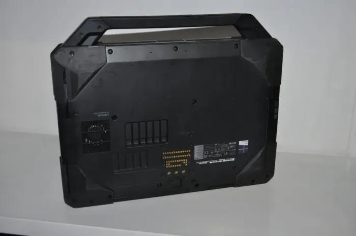 Захищений ноутбук Dell Latitude 5414 Rugged / 14" (1366x768) TN / Intel Core i5-6300U (2 (4) ядра по 2.4 - 3.0 GHz) / 12 GB DDR4 / 240 GB SSD / Intel HD Graphics 520 / WebCam / Wi-Fi / Bluetooth / Windows 11 Pro б/в - зображення 11