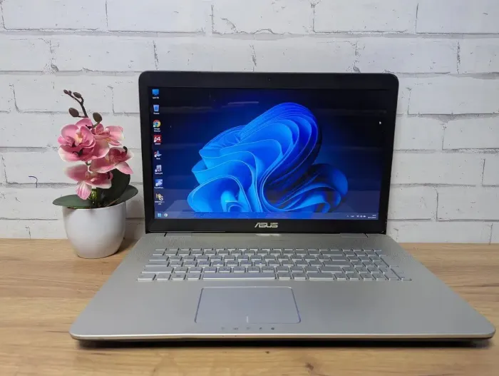 Ноутбук Б-клас Asus N751J / 17.3" (1600x900) TN / Intel Core i7-4710HQ (4 (8) ядра по 2.5 - 3.5 GHz) / 12 GB DDR3 / 128 GB SSD / nVidia GeForce GTX 850M, 2 GB GDDR3, 128-bit / WebCam / DVD-ROM б/в - зображення 2