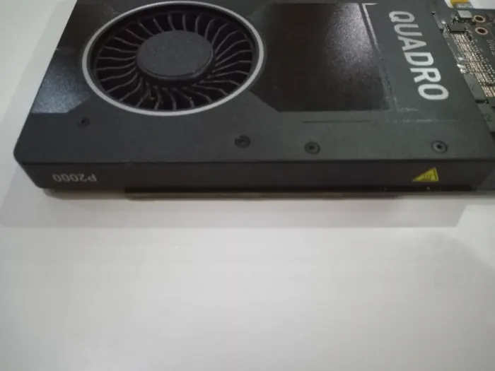 Дискретна відеокарта nVidia Quadro P2000, 5 GB GDDR5, 160-bit / 4x DisplayPort б/в - зображення 5