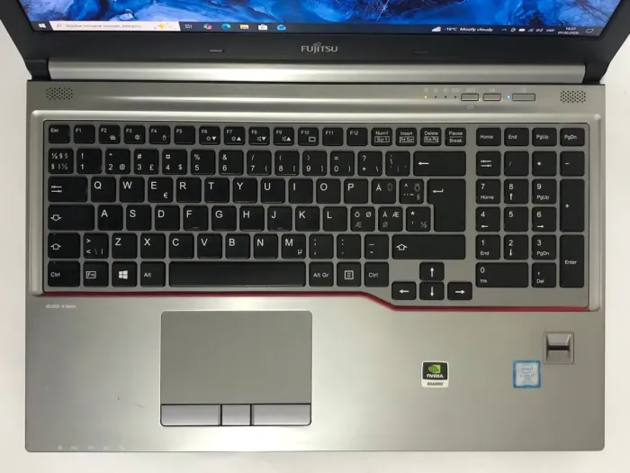 Мобільна робоча станція Fujitsu Celsius H770 / 15,6" (1920x1080) IPS / Intel Core i7-7820HQ (4 (8) ядра по 2,9 - 3,9 ГГц) / 16 ГБ DDR4 / 512 ГБ SSD / nVidia Quadro M2200, 4 ГБ GDDR5, 128-біт / WebCam / Win 10 Pro б/в - зображення 8