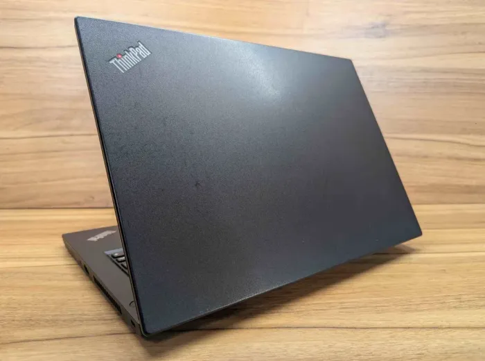 Ультрабук Б-клас Lenovo ThinkPad L480 / 14" (1366x768) TN / Intel Core i5-8250U (4 (8) ядра по 1.6 - 3.4 GHz) / 8 GB DDR4 / 240 GB SSD / Intel UHD Graphics 620 / WebCam / TouchID / Windows 10 б/в - зображення 6