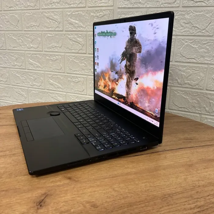 Ігровий ноутбук Asus ProArt Studiobook H7600ZM / 16" (3840x2400) OLED / Intel Core i7-12700H (14 (20) ядер по 3.5 - 4.7 GHz) / 32 GB DDR4 / 1000 GB SSD NVMe / nVidia GeForce RTX 3060, 6 GB GDDR6, 192-bit / WebCam б/в - зображення 5