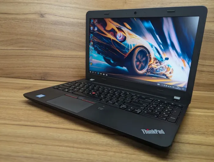 Ноутбук Б-клас Lenovo ThinkPad E560 / 15.6" (1366x768) TN / Intel Core i5-6200U (2 (4) ядра по 2.3 - 2.8 GHz) / 8 GB DDR3 / 240 GB SSD / Intel HD Graphics 520 / WebCam / TouchID / Windows 10 б/в - зображення 6