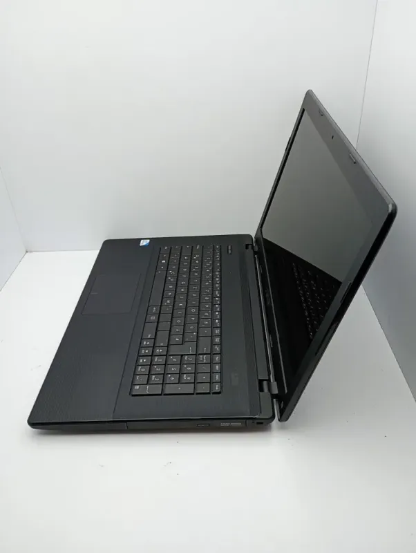 Ноутбук Asus X75 / 17.3" (1600x900) TN / Intel Pentium B970 (2 ядра по 2.3 GHz) / 6 GB DDR3 / 320 GB HDD / Intel HD Graphics / WebCam б/в - зображення 4