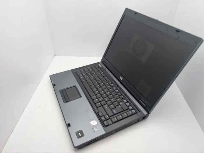 Ноутбук HP Compaq 6710b / 15.4" (1280x800) TN / Intel Core 2 Duo T8100 (2 ядра по 2.1 GHz) / 4 GB DDR2 / 160 GB HDD / Intel Graphics / DVD-ROM б/в - зображення 7