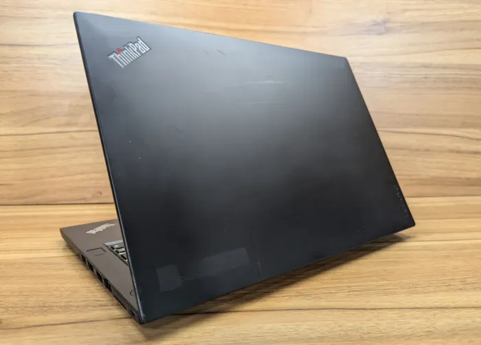 Ультрабук Б-клас Lenovo ThinkPad T470 / 14" (1920x1080) IPS / Intel Core i5-6300U (2 (4) ядра по 2.4 - 3.0 GHz) / 8 GB DDR4 / 256 GB SSD / Intel HD Graphics 520 / WebCam / Fingerprint / Windows 10 б/в - зображення 7