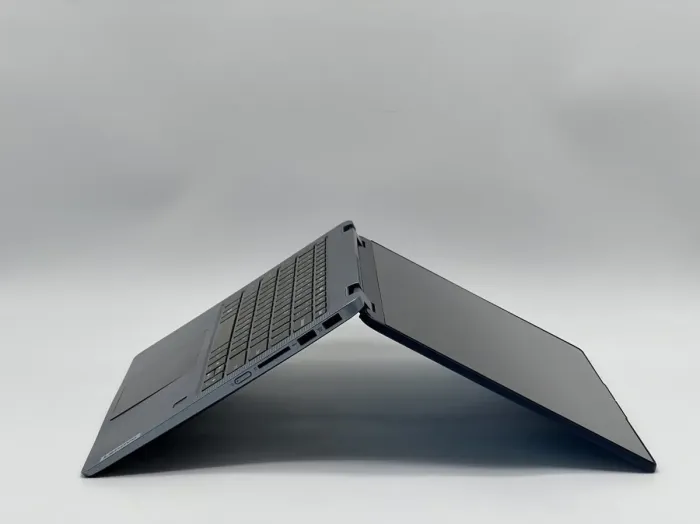 Ультрабук-трансформер Б-клас Lenovo IdeaPad Flex 5 14ABR8 / 14" (1920x1080) IPS Touch / AMD Ryzen 5 7530U (6 (12) ядер по 2.0 - 4.5 GHz) / 8 GB DDR4 / 240 GB SSD / AMD Radeon RX Vega 7 Graphics / WebCam б/в - зображення 5