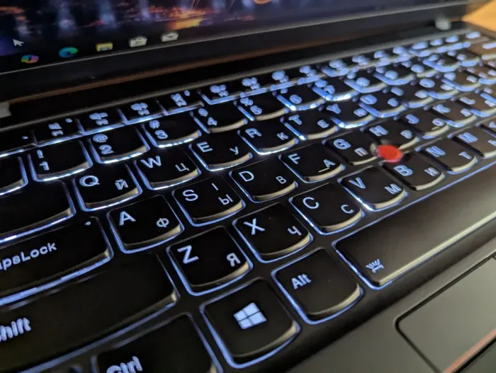 Ультрабук Lenovo ThinkPad X1 Carbon Gen8 / 14" (1920x1080) IPS Touch / Intel Core i7-10610U (4 (8) ядра по 1.8 - 4.9 GHz) / 16 GB DDR4 / 512 GB SSD / Intel UHD Graphics / WebCam / TouchID / Windows 10 б/в - зображення 6