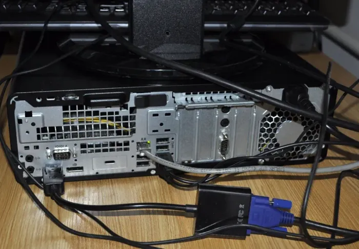 Комплект ПК: HP EliteDesk 800 G3 SFF / Intel Core i5-6500 (4 ядра по 3.2 - 3.6 GHz) / 16 GB DDR4 / 480 GB SSD NEW / Intel HD Graphics 530 + Монітор Б-клас 22" (1680x1050) TN / VGA / Різні бренди б/в - зображення 15