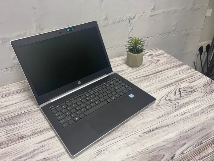 Ноутбук HP ProBook 440 G5 / 14" (1366x768) TN / Intel Core i5-8250U (4 (8) ядра по 1.6 - 3.4 GHz) / 8 GB DDR4 / 128 GB SSD / Intel UHD Graphics 620 / WebCam б/в - зображення 2