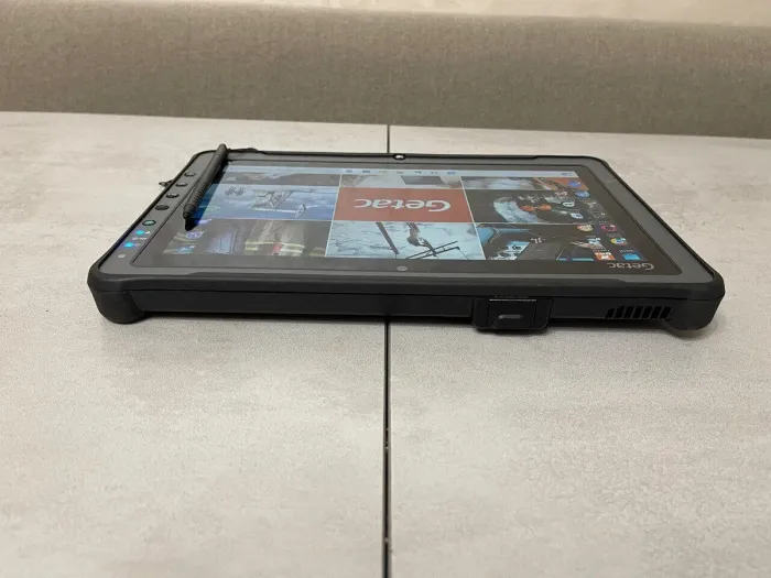 Захищений планшет Getac F110 G4 / 11.6" (1920x1080) IPS Touch / Intel Core i5-7200U (2 (4) ядра по 2.5 - 3.1 GHz) / 8 GB DDR4 / 512 GB SSD / Intel HD Graphics 620 / WebCam / Стилус / Два АКБ б/в - зображення 5
