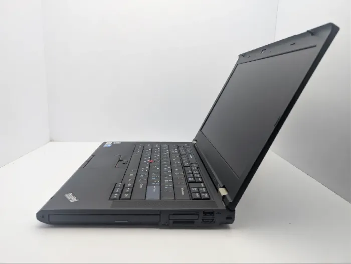 Ноутбук Lenovo ThinkPad T420 / 14" (1600x900) TN / Intel Core i5-2520M (2 (4) ядра по 2.5 - 3.2 GHz) / 8 GB DDR3 / 128 GB SSD / Intel HD Graphics 3000 / WebCam / DVD-ROM б/в - зображення 5