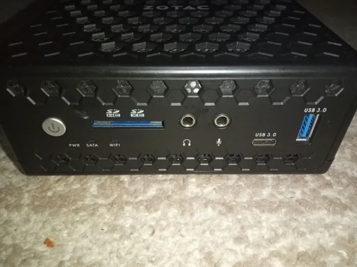 Неттоп Zotac ZBOX CI329 Nano USFF / Intel Celeron N4100 (4 ядра по 1.1 - 2.4 GHz) / 4 GB DDR4 / 120 GB SSD / Intel UHD Graphics 600 б/в - изображение 4