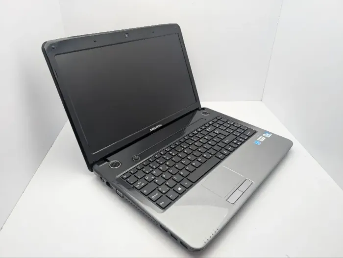 Ноутбук Medion Akoya E6234 / 15.6" (1366x768) TN / Intel Pentium 2020M (2 ядра по 2.4 GHz) / 6 GB DDR3 / 500 GB HDD / Intel HD Graphics / WebCam / DVD-ROM б/в - зображення 6