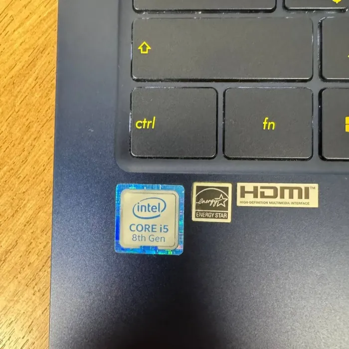 Ультрабук Asus ZenBook 3 Deluxe UX490UAR / 14" (1920x1080) IPS / Intel Core i5-7200U (2 (4) ядра по 2.5 - 3.1 GHz) / 8 GB DDR4 / 512 GB SSD NVMe / Intel UHD Graphics 620 / WebCam б/в - зображення 8